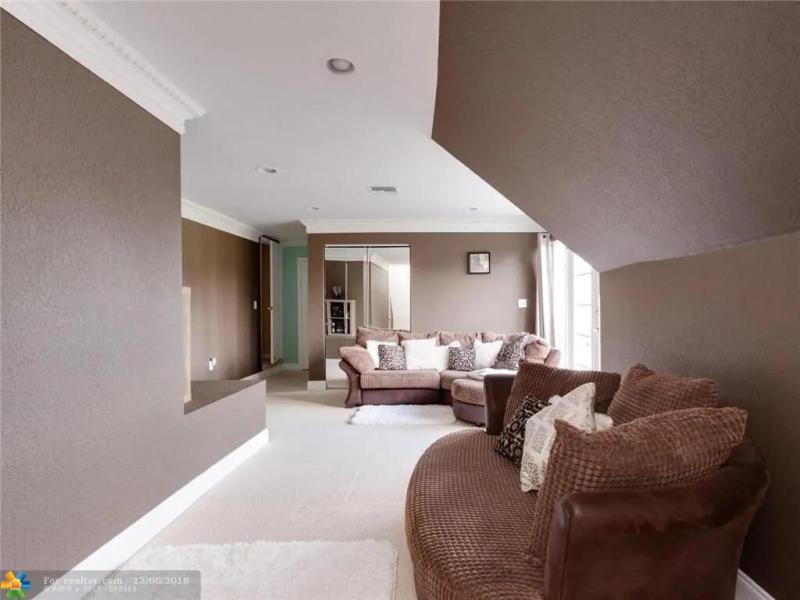  Single Family Homes Photo 4:  Coconut Creek,  FL 33073
