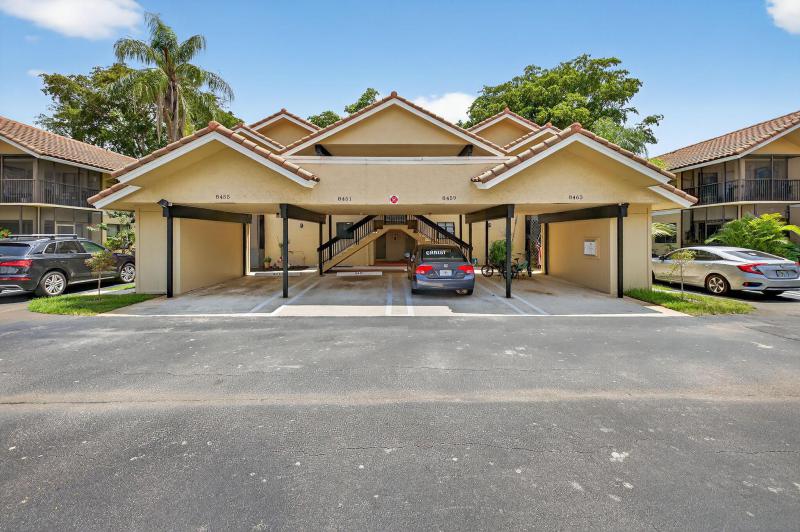  Condo & Townhome Photos