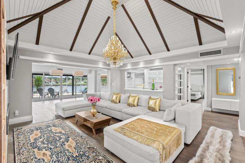  Single Family Homes Photo 5:  Tamarac,  FL 33319