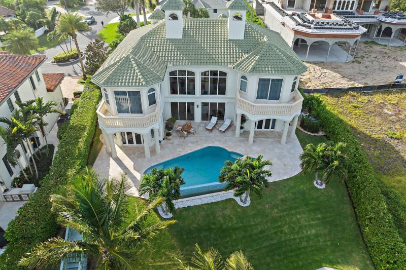  Single Family Homes Photo 11:  Tequesta,  FL 33469