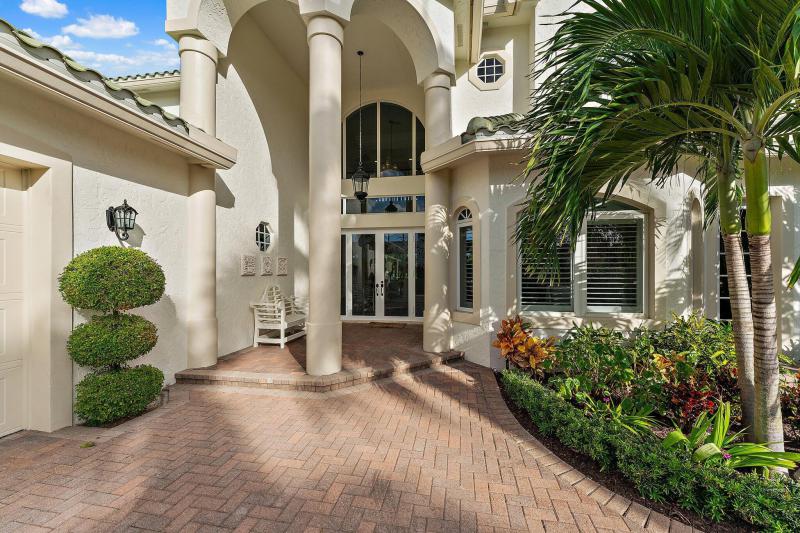  Single Family Homes Photo 12:  Tequesta,  FL 33469