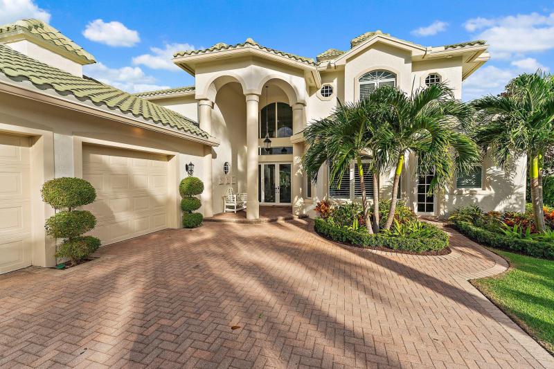  Single Family Homes Photo 13:  Tequesta,  FL 33469