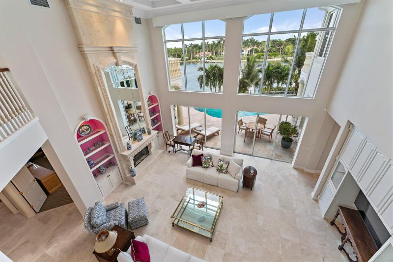  Single Family Homes Photo 17:  Tequesta,  FL 33469