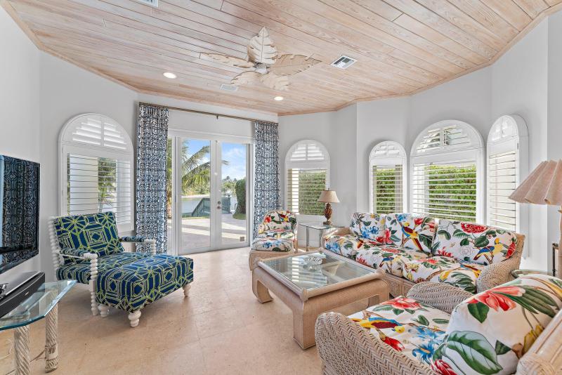  Single Family Homes Photo 35:  Tequesta,  FL 33469