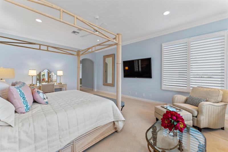  Single Family Homes Photo 47:  Tequesta,  FL 33469