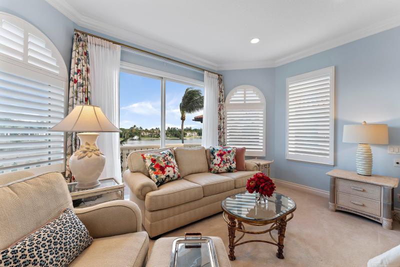  Single Family Homes Photo 48:  Tequesta,  FL 33469