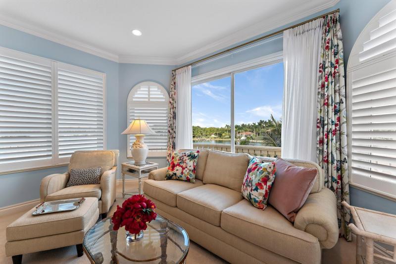  Single Family Homes Photo 49:  Tequesta,  FL 33469