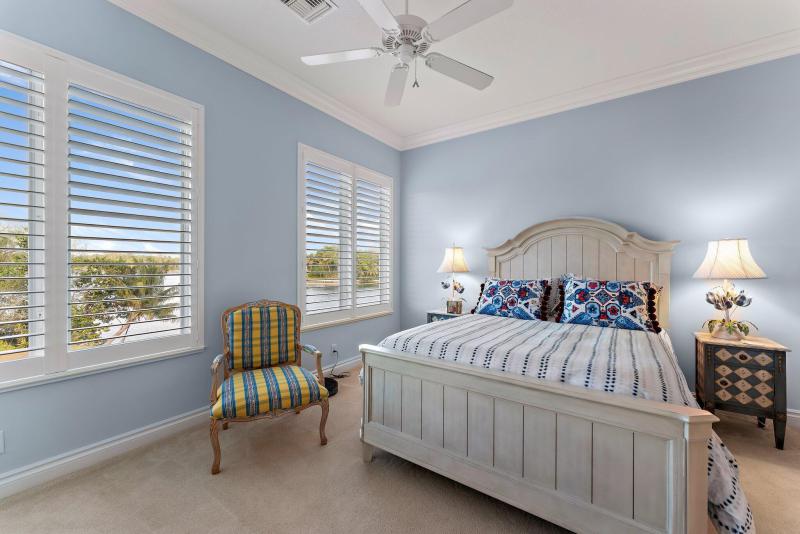  Single Family Homes Photo 59:  Tequesta,  FL 33469
