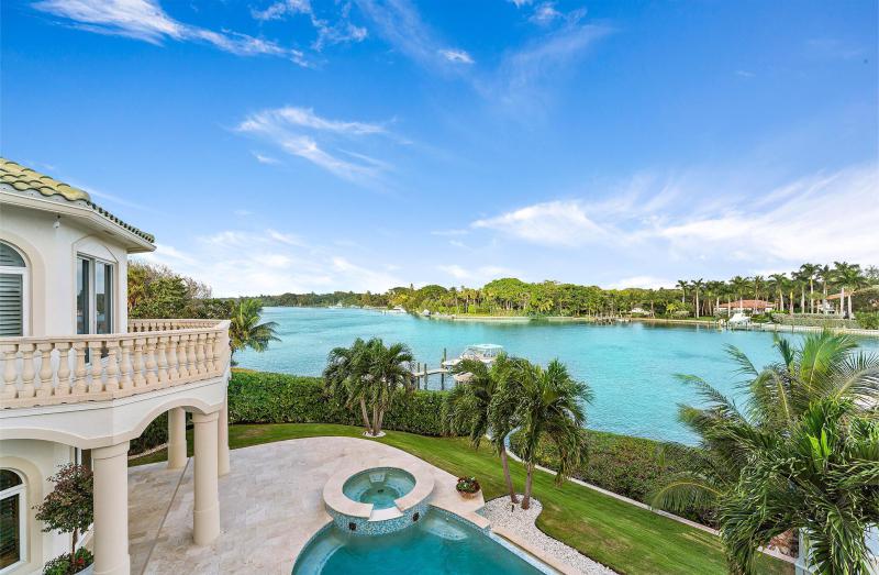  Single Family Homes Photo 6:  Tequesta,  FL 33469