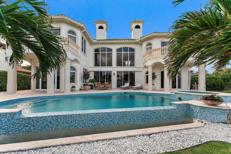  Single Family Homes Photo 60:  Tequesta,  FL 33469