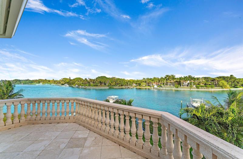  Single Family Homes Photo 7:  Tequesta,  FL 33469