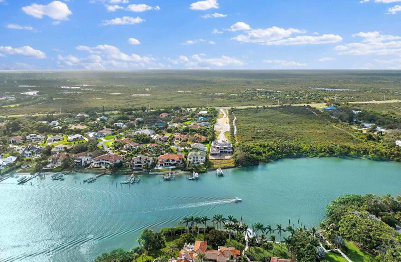  Single Family Homes Photo 74:  Tequesta,  FL 33469
