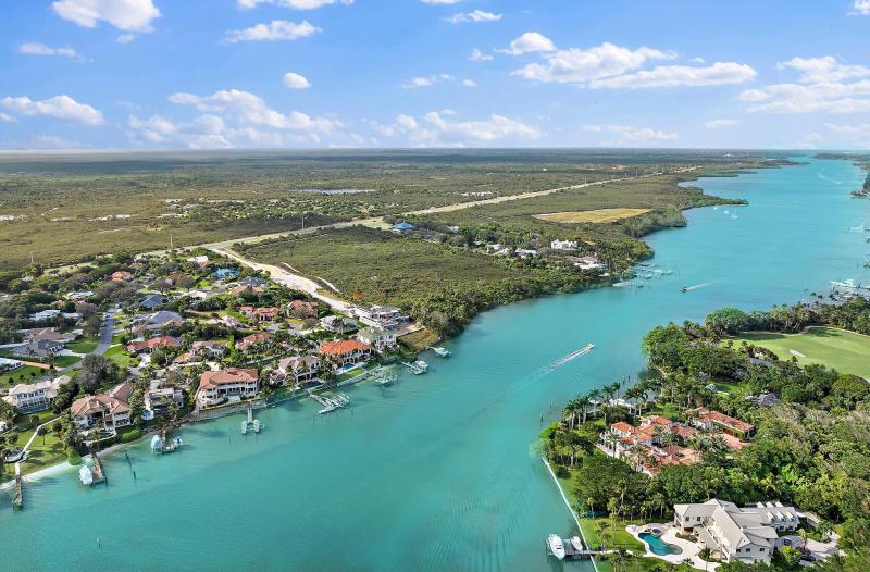  Single Family Homes Photo 75:  Tequesta,  FL 33469