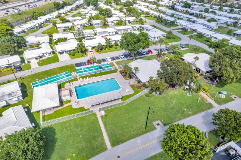 Condo & Townhome Photos