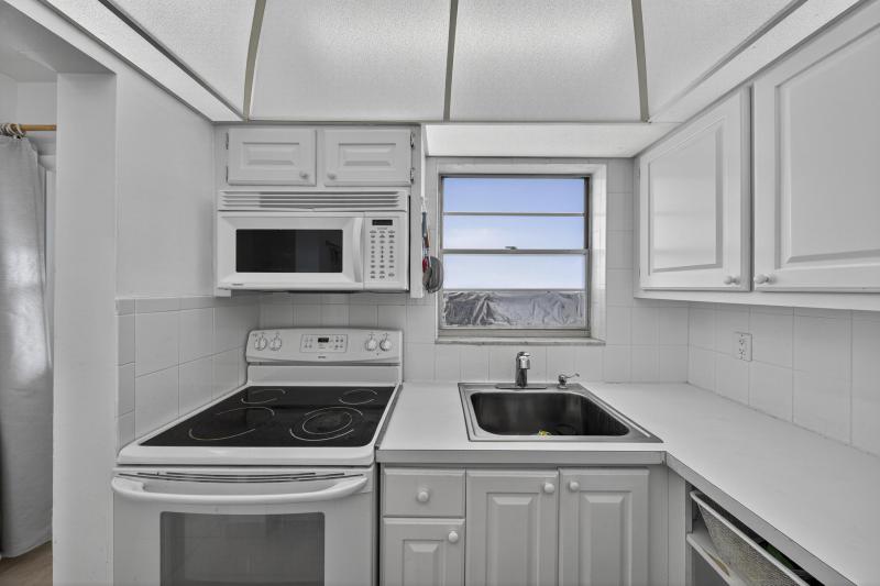  Condo & Townhome Photos