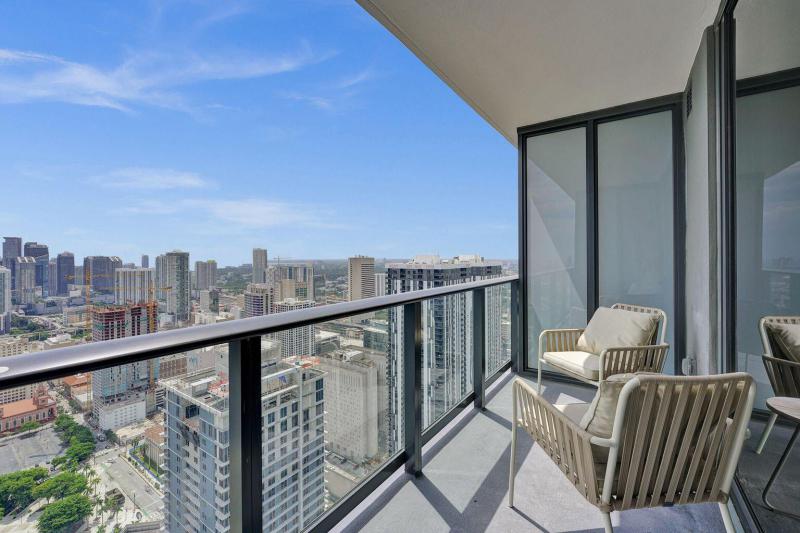  Condo & Townhome Photos