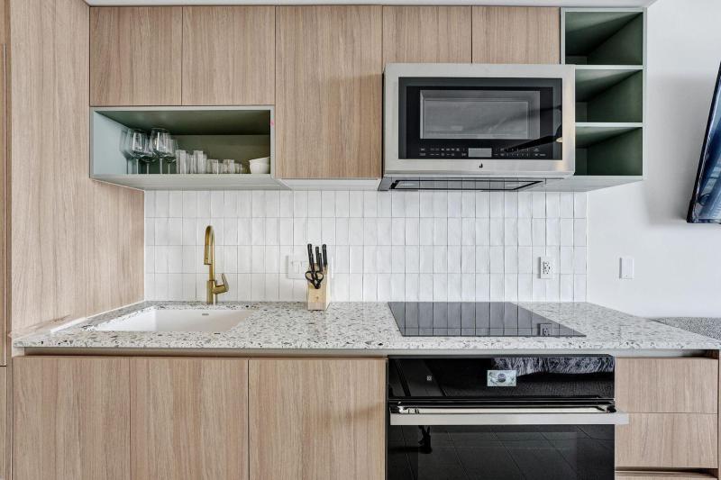  Condo & Townhome Photos