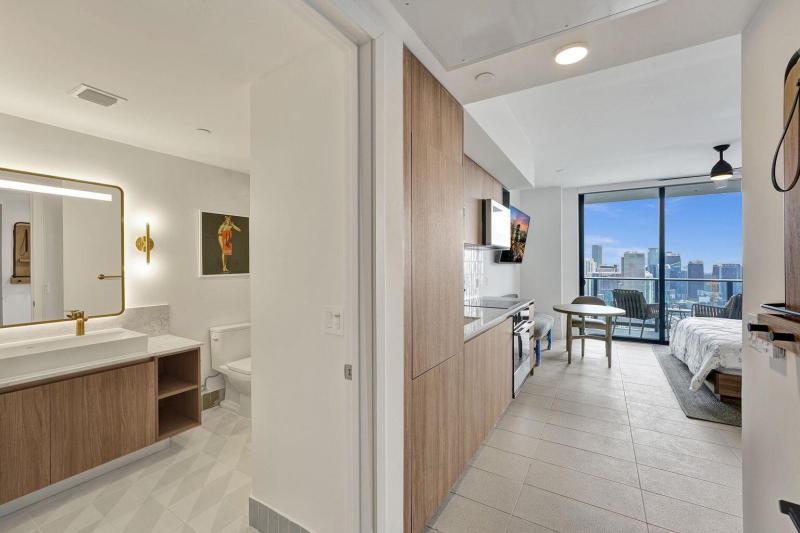 Condo & Townhome Photos