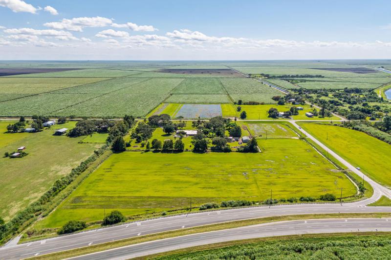  Commercial & Industrial Land Images 