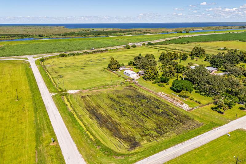  Commercial & Industrial Land Images 