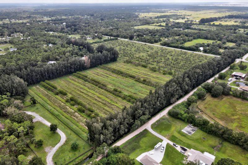  Commercial & Industrial Land Images 