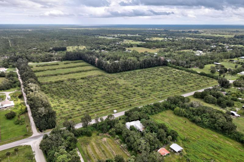  Commercial & Industrial Land Images 