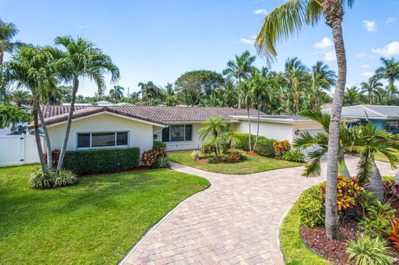 First Photo for Home For Sale at 906 SE 10th Deerfield Beach, FL. 33441