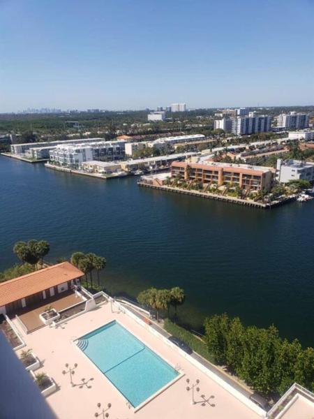  Condo & Townhome Photos