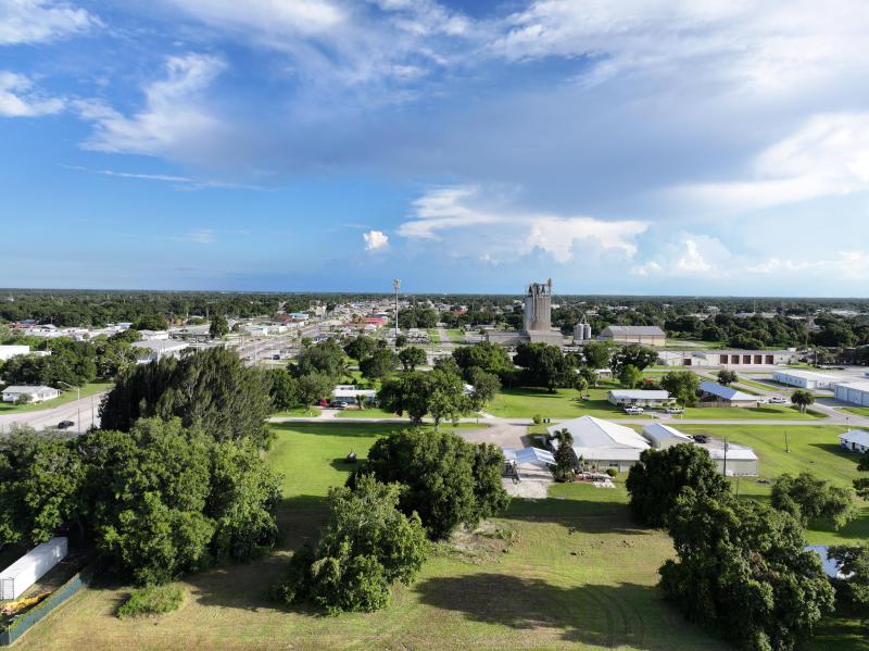  Commercial & Industrial Land Images 