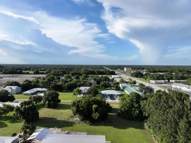  Commercial & Industrial Land Images 