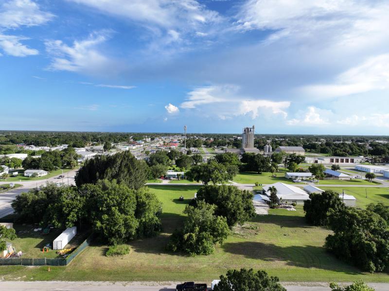  Commercial & Industrial Land Images 