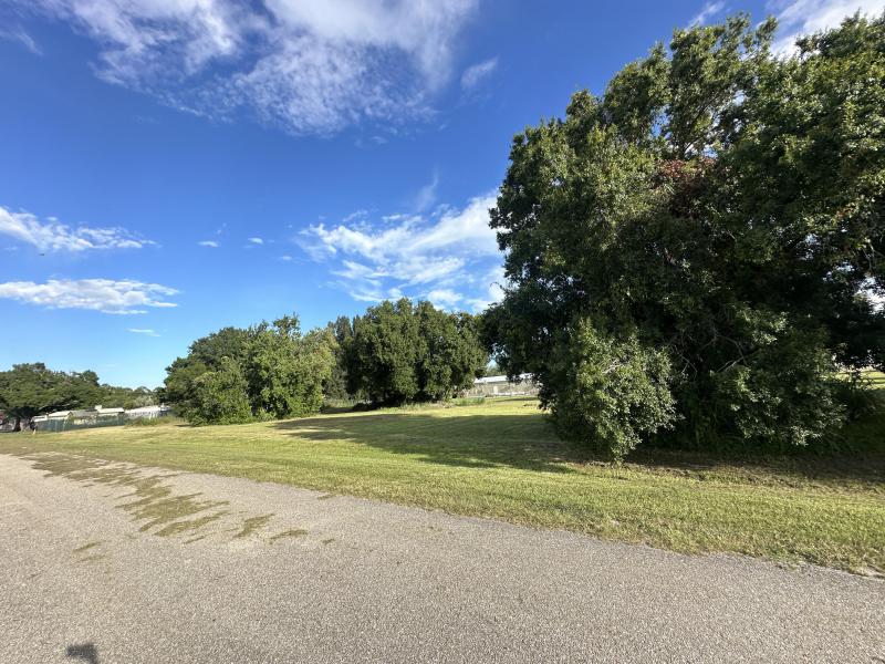  Commercial & Industrial Land Images 