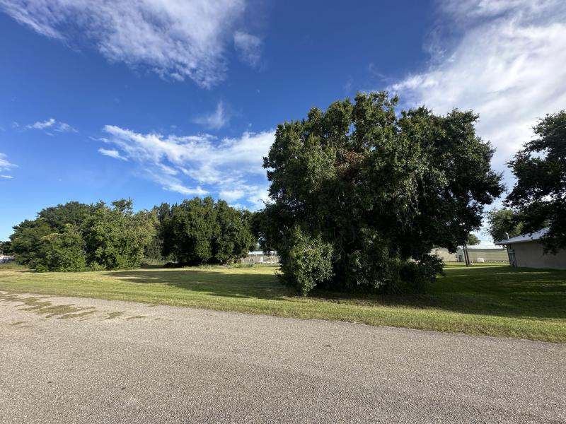  Commercial & Industrial Land Images 