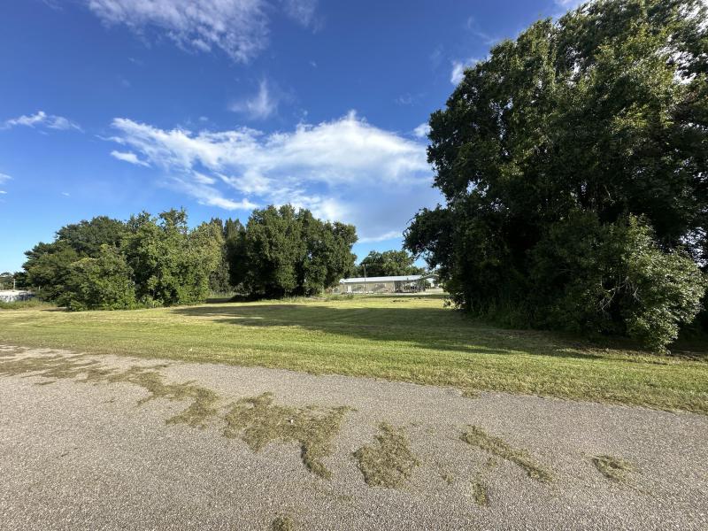  Commercial & Industrial Land Images 