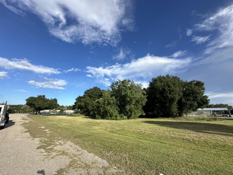  Commercial & Industrial Land Images 