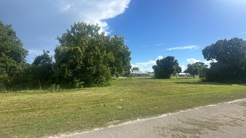  Commercial & Industrial Land Images 