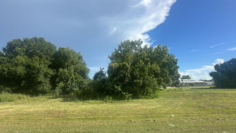  Commercial & Industrial Land Images 