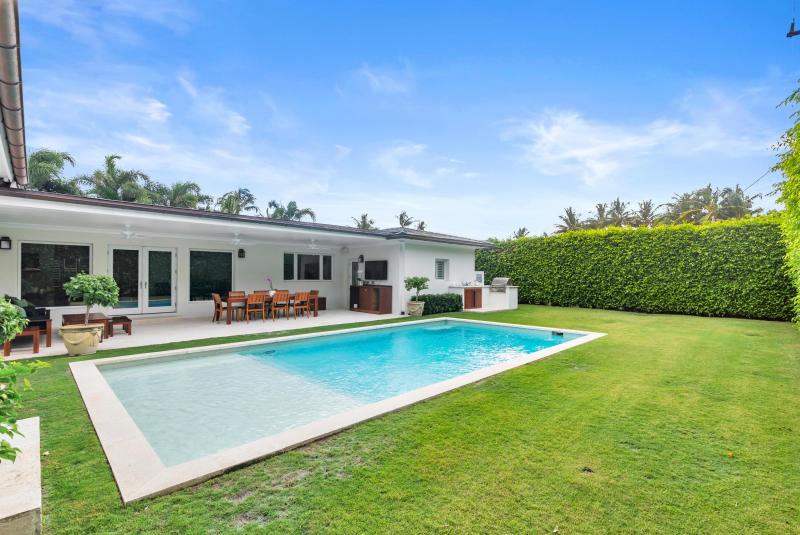  Single Family Homes Photo 11:  Palm Beach,  FL 33480