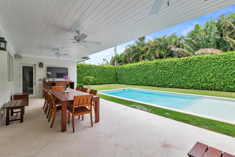  Single Family Homes Photo 12:  Palm Beach,  FL 33480