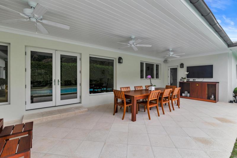 Single Family Homes Photo 13:  Palm Beach,  FL 33480