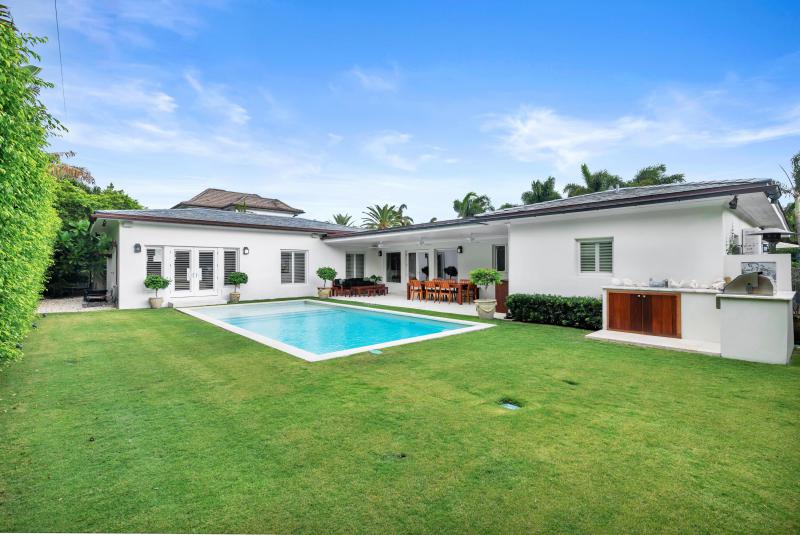  Single Family Homes Photo 8:  Palm Beach,  FL 33480