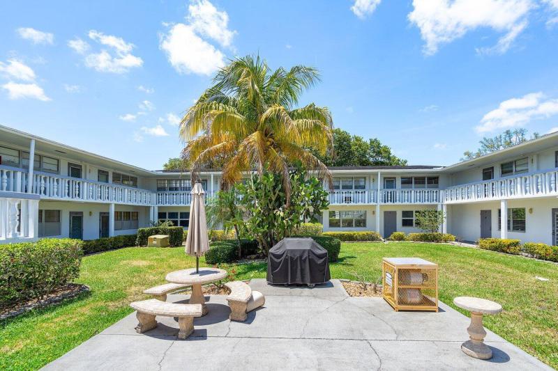 Condo & Townhome Photos