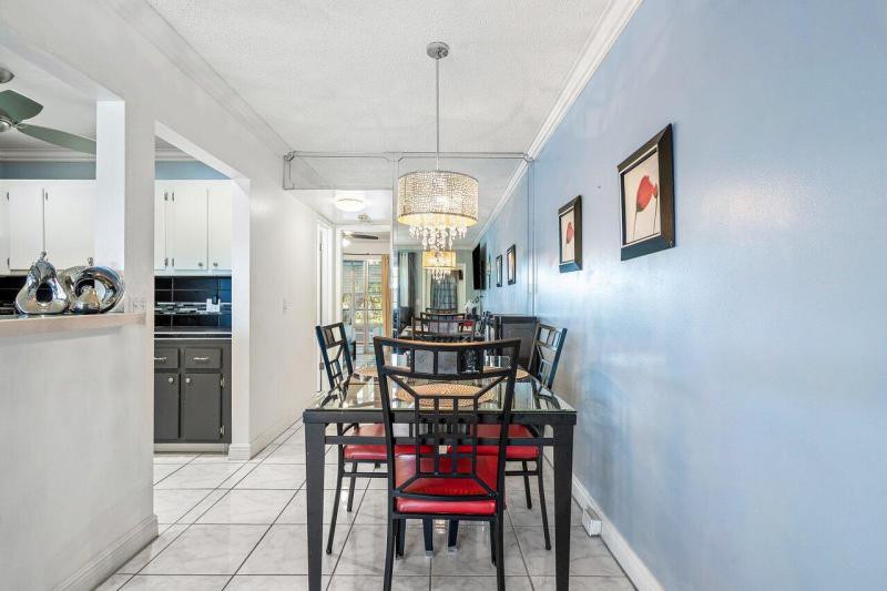  Condo & Townhome Photos