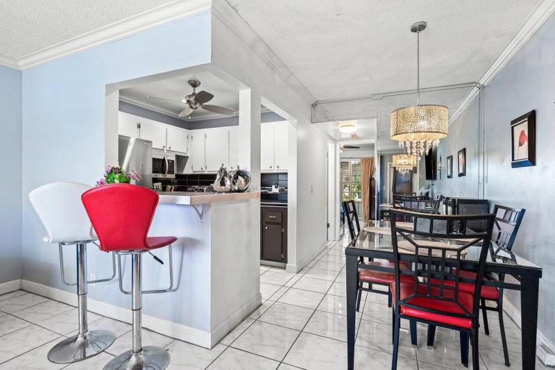  Condo & Townhome Photos