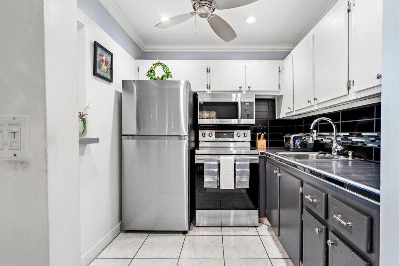  Condo & Townhome Photos