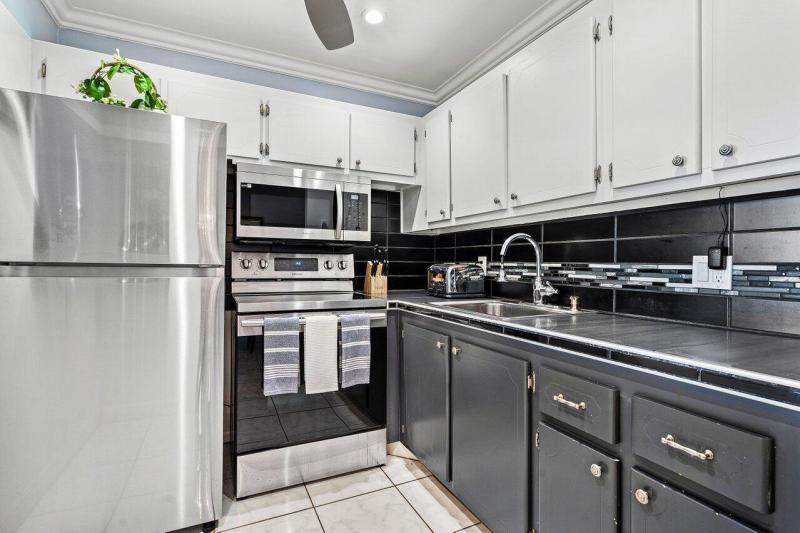  Condo & Townhome Photos