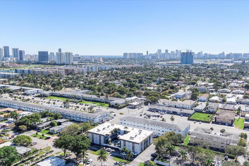  Condo & Townhome Photos