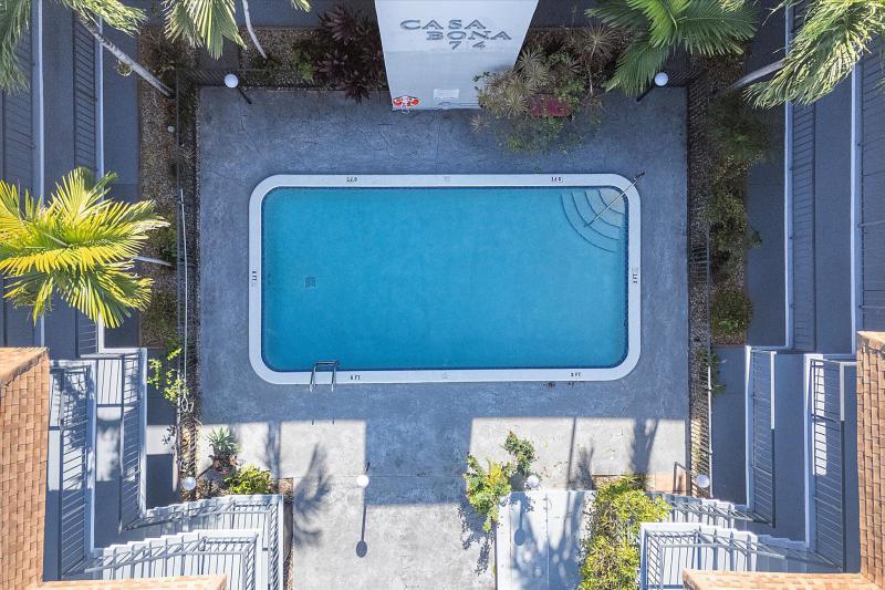  Condo & Townhome Photos