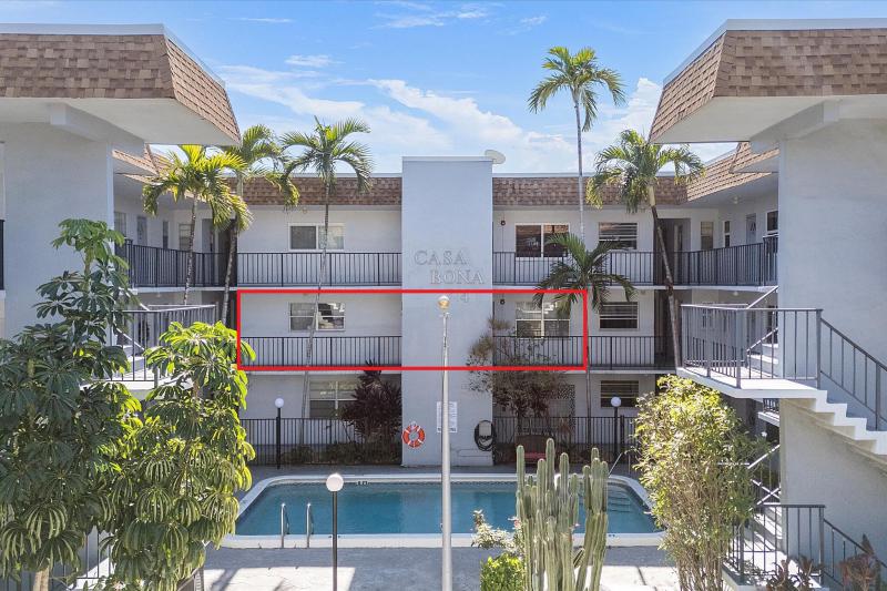  Condo & Townhome Photos