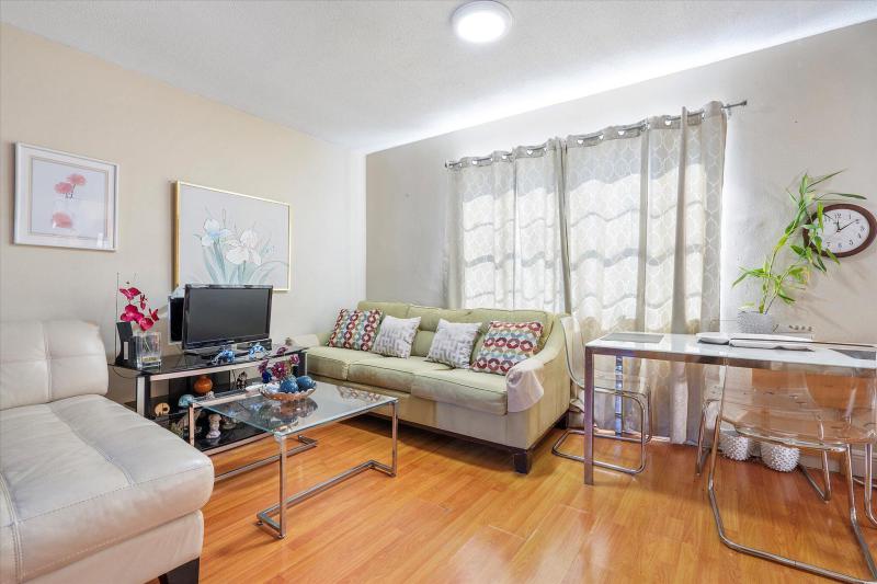  Condo & Townhome Photos